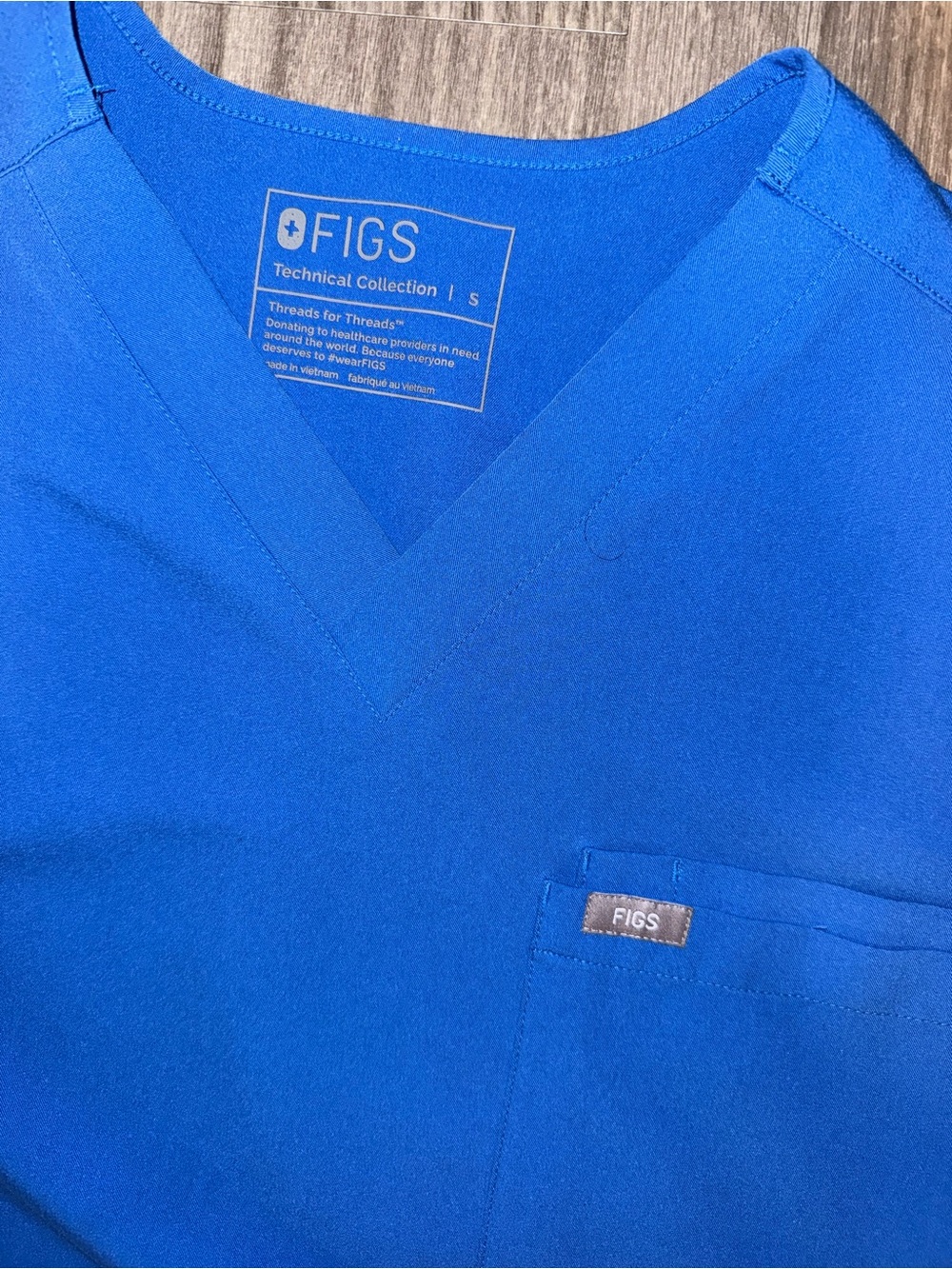 Figs Blue Scrub Set Size Small Top & Small Short Bottom - Picture 2 of 7